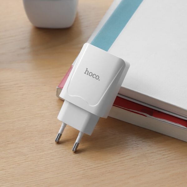 HOCO hálozati töltő C52A 2xUSB 2,1A fehér