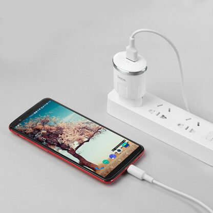 Prémium minőségű HOCO hálózati töltő C37A 1xUSB 2,4A 12W plusz USB Type C kábel - Image 8